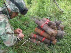 EJERCITO-DESACTIVANDO-MINAS