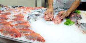 Las-autoridades-de-salud-advirtieron-sobre-el-consumo-de-pescados-y-mariscos-turistas-deben-tener-presente-algunas-recomendaciones