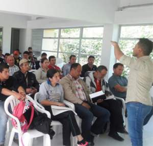 540076f994c3357fe49a6886fbe55596_385_370