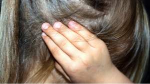 1500_nina-victima-de-violencia_620x350