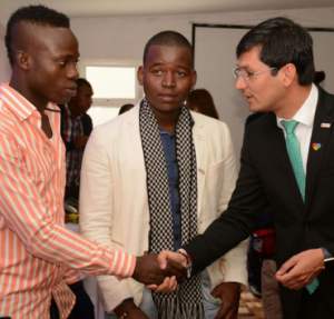 43105177b2171930a025aaff5d34c3d7_385_370