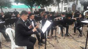 22448567_680385115494239_7860845895132877753_n