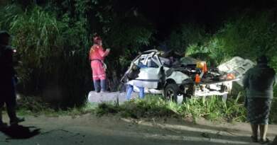 Vehículo particular se precipitó a un abismo y dejó cinco heridos en Potosí Vehículo particular se precipitó a un abismo y dejó cinco heridos en Potosí