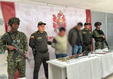 Incautan cocaína, bazuco y armas en operativo contra el narcotráfico Incautan cocaína, bazuco y armas en operativo contra el narcotráfico