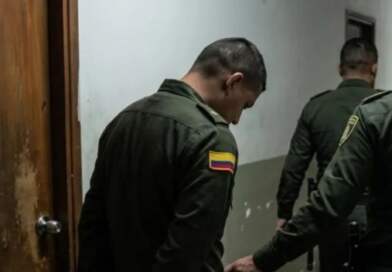 Condenan a policía sorprendido teniendo relaciones sexuales con una capturada en Ipiales Condenan a policía sorprendido teniendo relaciones sexuales con una capturada en Ipiales