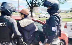 Capturado en Ecuador colombiano requerido por homicidio en la Victoria