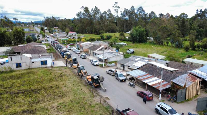 Alcalde de Cumbal confirma inicio de obras para culminar pavimentación Alcalde de Cumbal confirma inicio de obras para culminar pavimentación