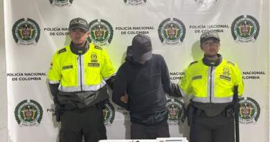 Policía captura a alias “Peluca” e incauta un arma de fuego Policía captura a alias “Peluca” e incauta un arma de fuego