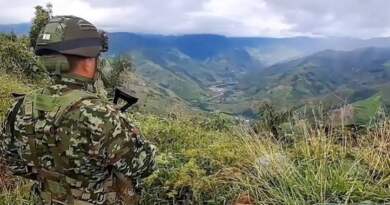 Ejército enfrenta a grupos armados en zona rural de El Peñol Ejército enfrenta a grupos armados en zona rural de El Peñol