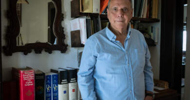 Poeta uruguayo destaca nivel literario del Concurso de Cuentos Ciudad de Pupiales Poeta uruguayo destaca nivel literario del Concurso de Cuentos Ciudad de Pupiales