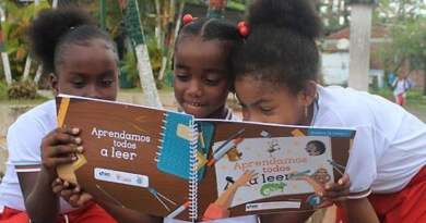 Autores nariñenses protagonizan encuentro literario en Tumaco. Autores nariñenses protagonizan encuentro literario en Tumaco.